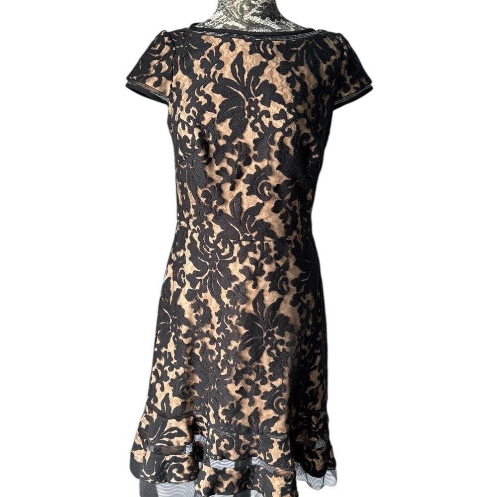 Tadashi Shoji Black Lace Midi Dress Size 10 - Picture 2 of 12